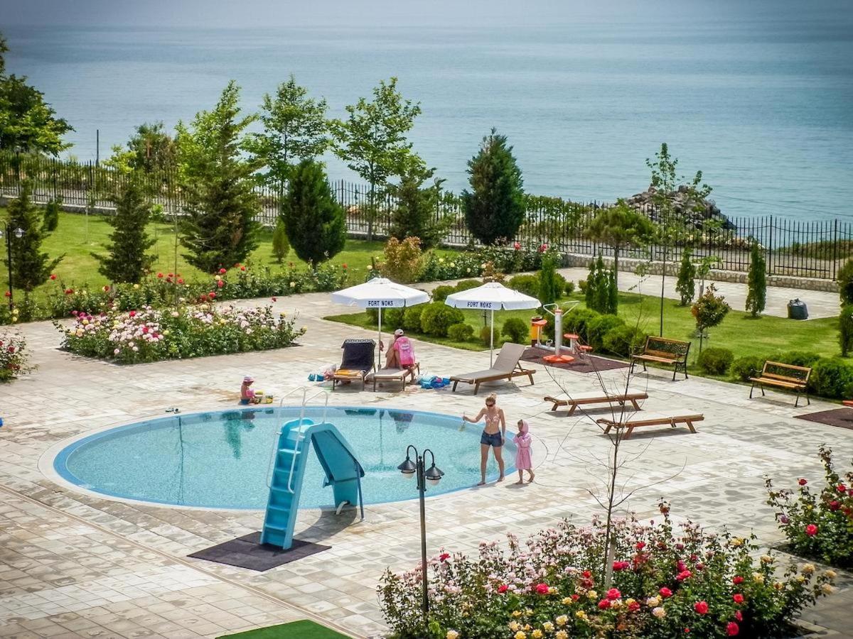 Premier Fort Beach - Premium Apartments Sveti Vlas Esterno foto